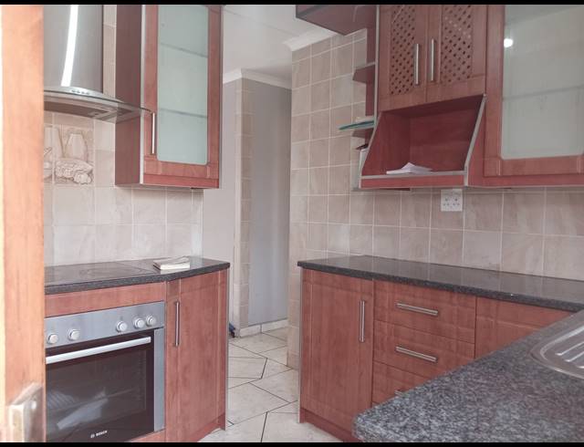 3 BEDROOM FREEHOLD FOR SALE IN LEACHVILLE